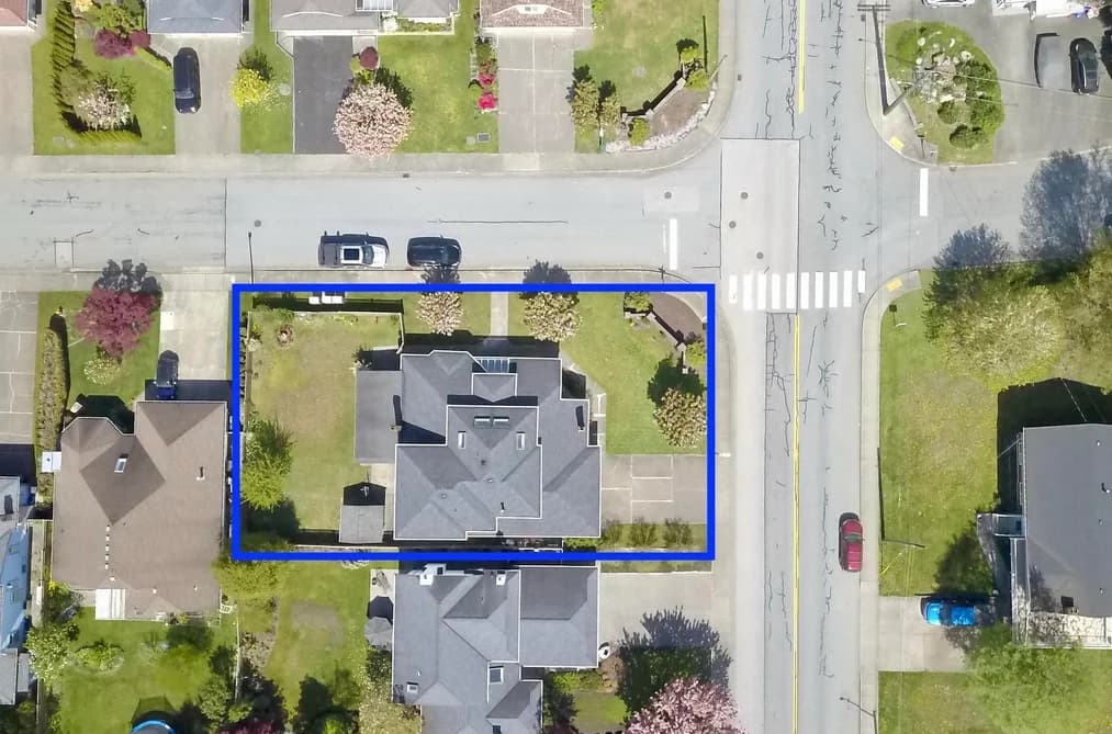 1888 WALNUT CRESCENT, Coquitlam, BC — Residential for Sale - Photo 2