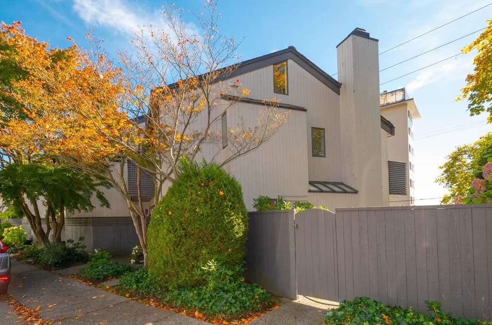 1896 BELLEVUE AVENUE, West Vancouver, BC — Residential for Sale - Photo 2