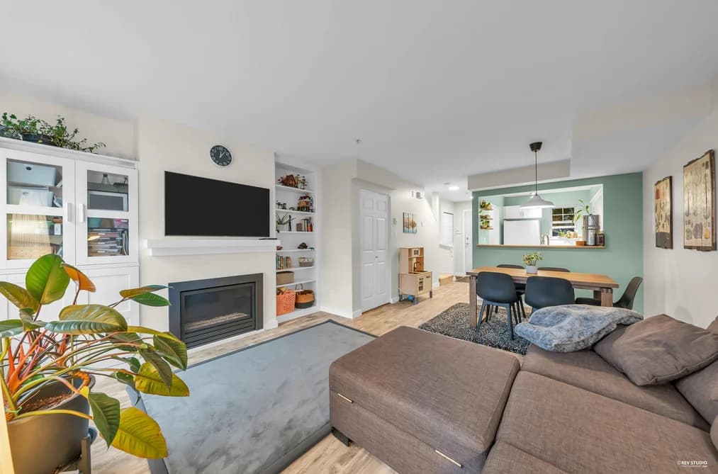 19 123 SEVENTH STREET, New Westminster, BC — Residential for Sale - Main Photo