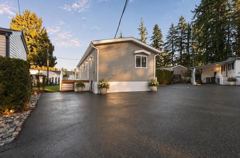19 24330 FRASER HIGHWAY, Langley, BC — Residential for Sale - Main Photo