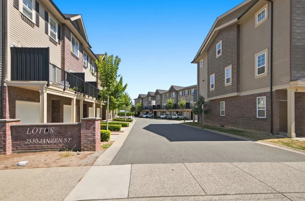 19 2530 JANZEN STREET, Abbotsford, BC — Residential for Sale - Main Photo