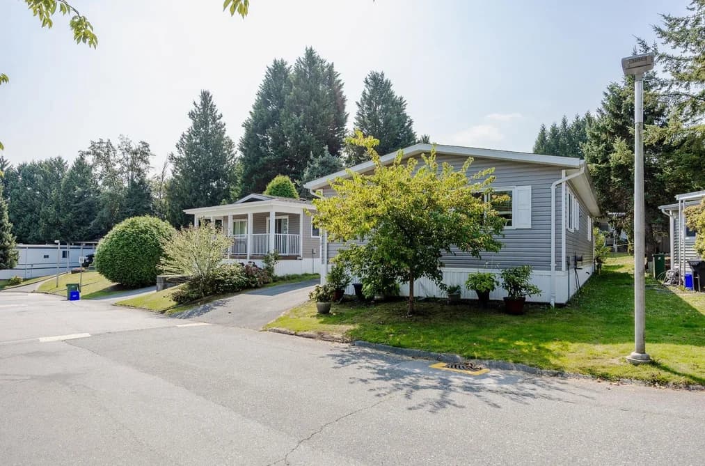 19 8220 KING GEORGE BOULEVARD, Surrey, BC — Residential for Sale - Photo 2