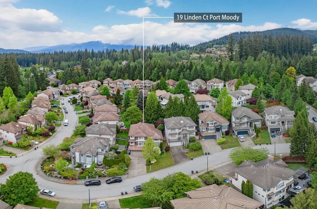 19 LINDEN COURT, Port Moody, BC — Residential for Sale - Photo 2