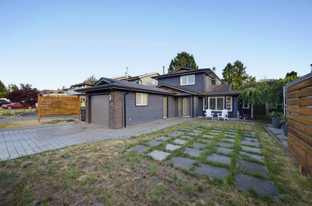 19026 117B AVENUE, Pitt Meadows, BC — Residential for Sale - Photo 2