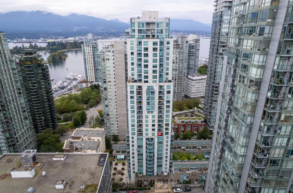 1903 - 1238 Melville Street, Vancouver, BC - MLS: R3175989 - Photo 1 1903 - 1238 Melville Street, Vancouver, BC - MLS: R3175989 - Photo 1