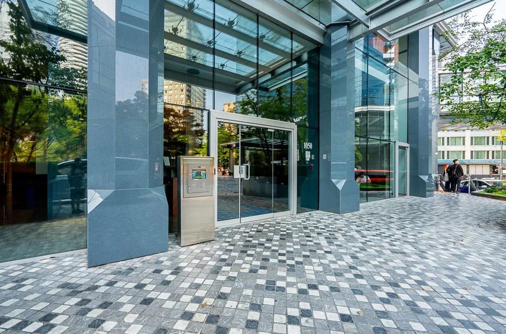 1907 1050 BURRARD STREET, Vancouver, BC — Residential for Sale - Photo 2