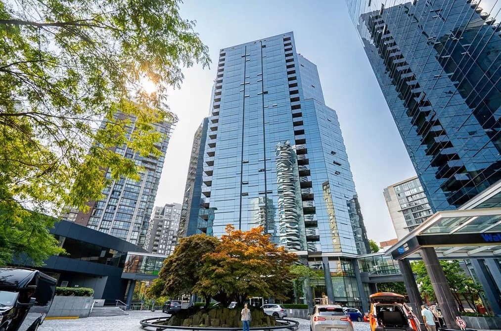 1907 1050 BURRARD STREET, Vancouver, BC — Residential for Sale - Photo 2