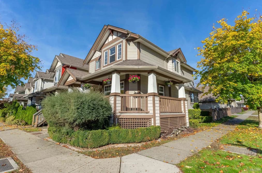 19099 68 AVENUE, Surrey, BC — Residential for Sale - Photo 2