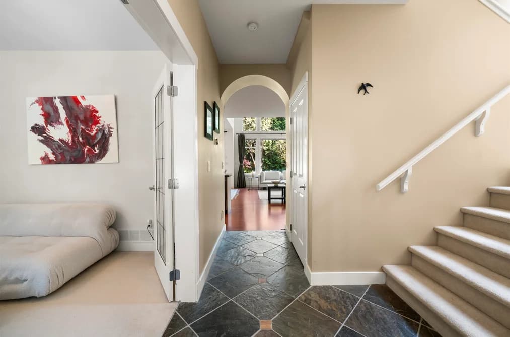 1931 PARKWAY BOULEVARD, Coquitlam, BC — Residential for Sale - Photo 2