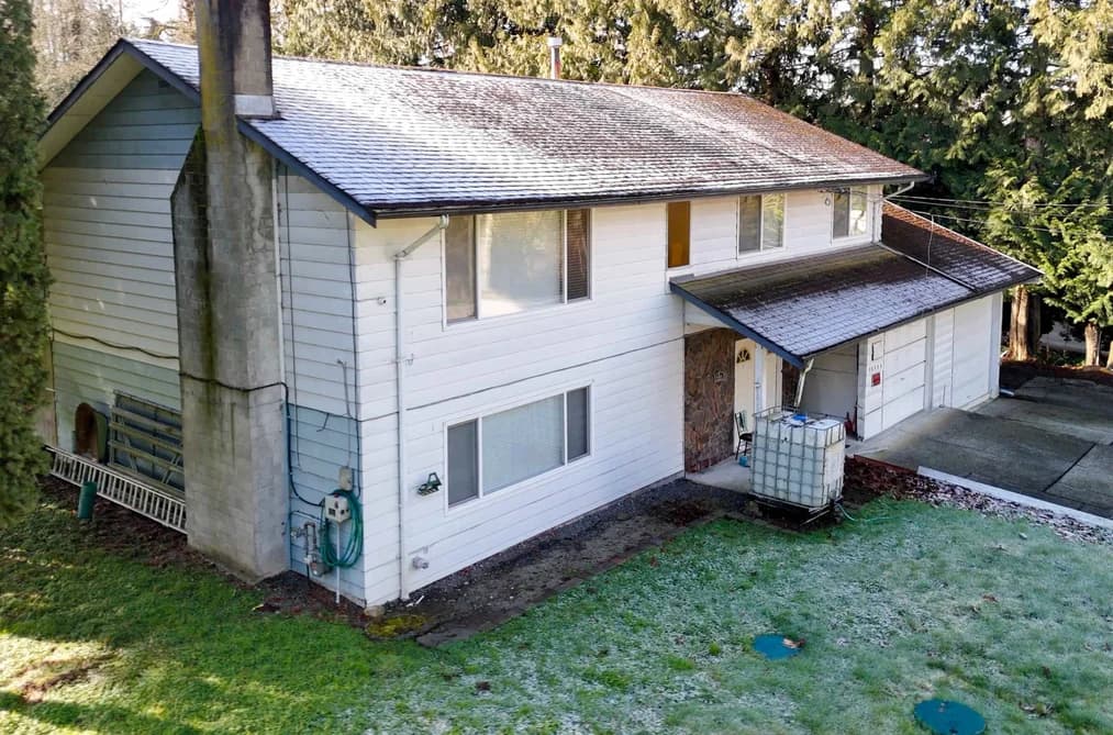19324 80 AVENUE, Surrey, BC — Residential for Sale - Photo 2