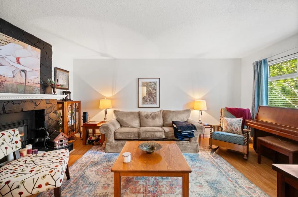 19412 62 AVENUE, Surrey, BC — Residential for Sale - Photo 2