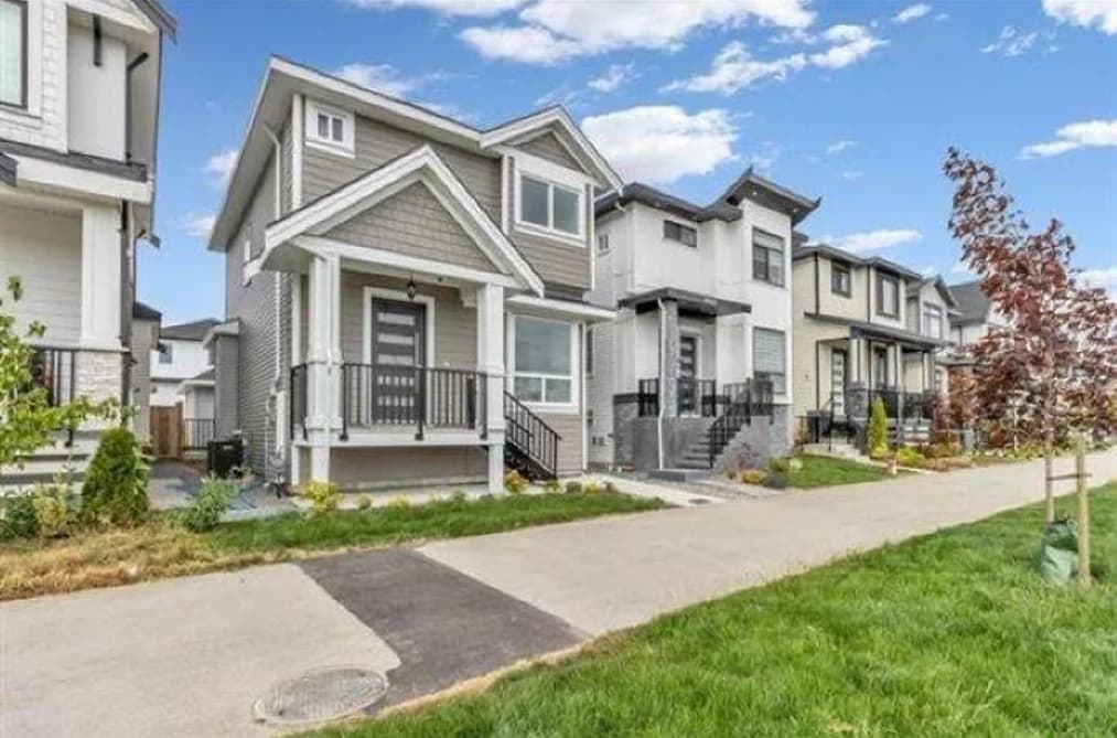 19415 70 AVENUE, Surrey, BC — Residential for Sale - Photo 2
