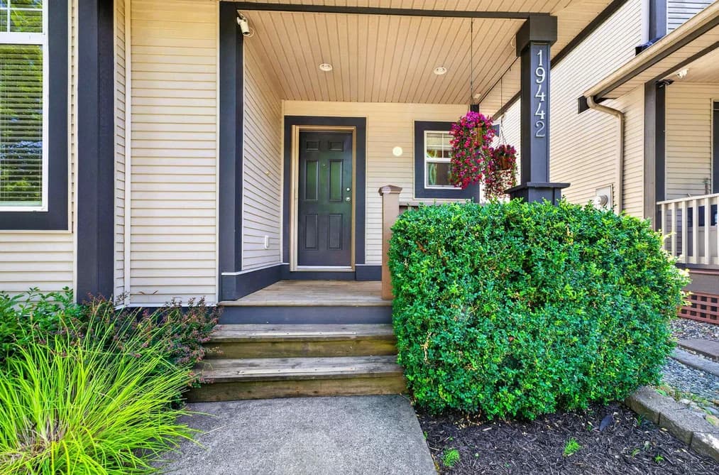 19442 67A AVENUE, Surrey, BC — Residential for Sale - Photo 2