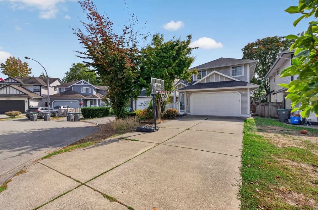 19478 61 AVENUE, Surrey, BC — Residential for Sale - Photo 2