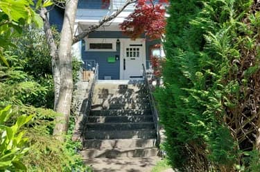 House for sale at 1951 Napier Street Vancouver British Columbia - MLS: R3119550