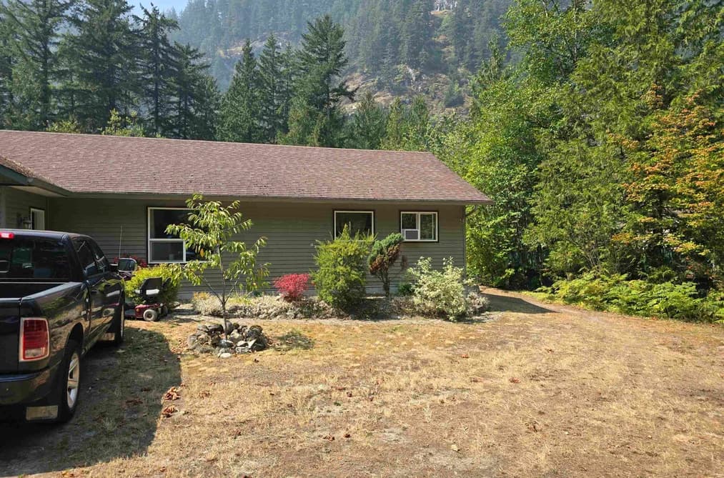 19601 SILVER SKAGIT ROAD, Hope, BC — Residential for Sale - Photo 2