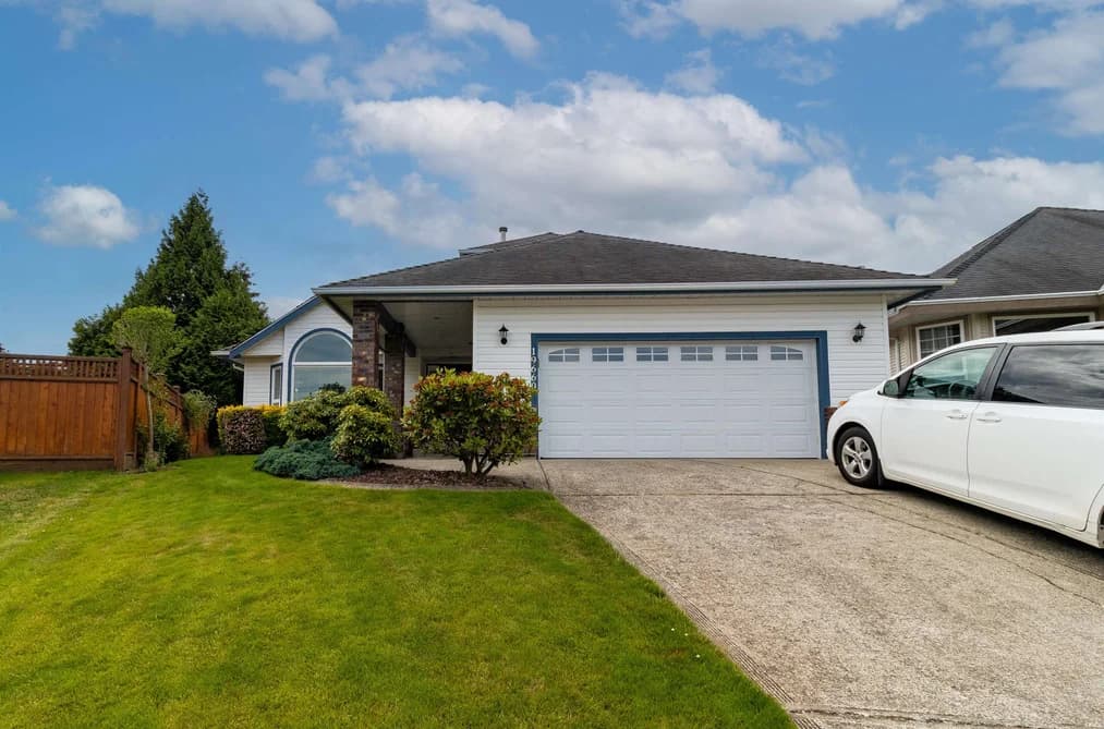 19660 CEDAR LANE, Pitt Meadows, BC — Residential for Sale - Photo 2