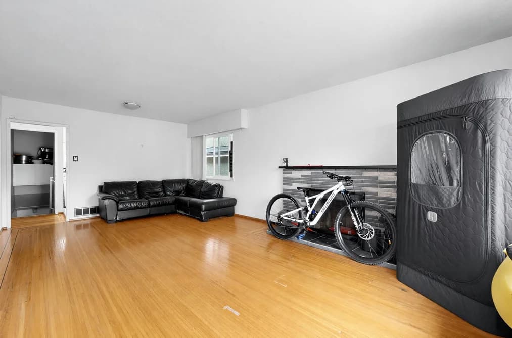 1972 E 51ST AVENUE, Vancouver, BC — Residential for Sale - Photo 2