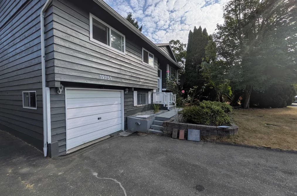 19751 54A AVENUE, Langley, BC — Residential for Sale - Photo 2