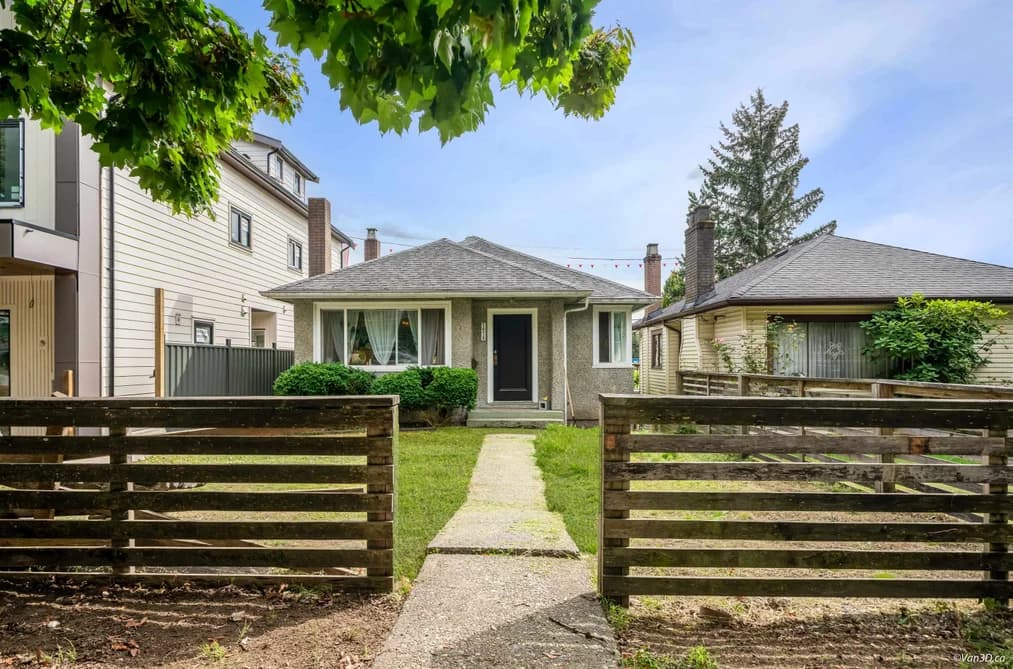 1978 E 8TH AVENUE, Vancouver, BC — Residential for Sale - Photo 2
