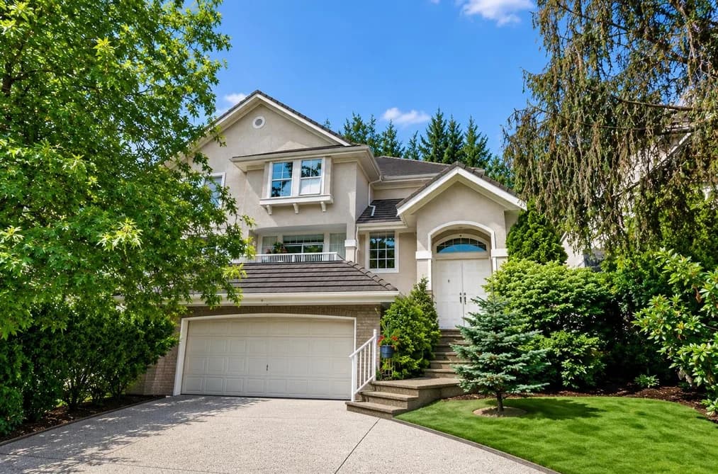 1981 PARKWAY BOULEVARD, Coquitlam, BC — Residential for Sale - Photo 2