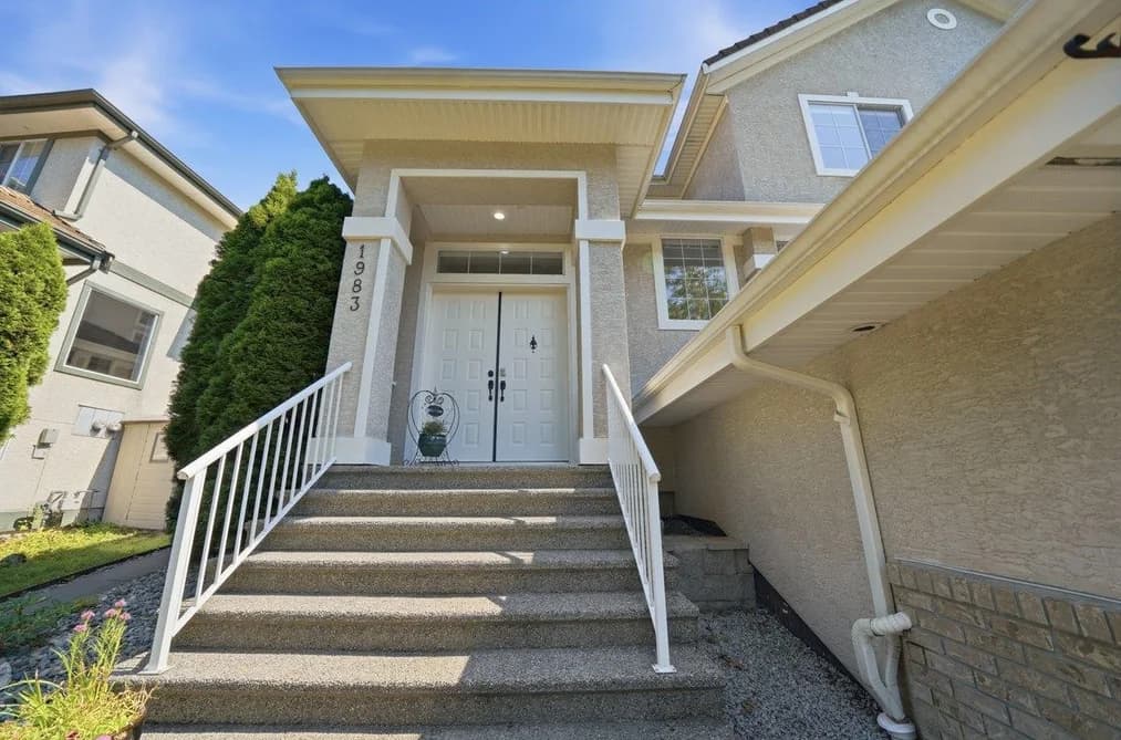 1983 PARKWAY BOULEVARD, Coquitlam, BC — Residential for Sale - Photo 2