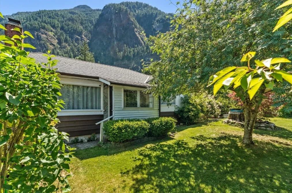 19834 PETER STREET, Hope, BC — Residential for Sale - Main Photo