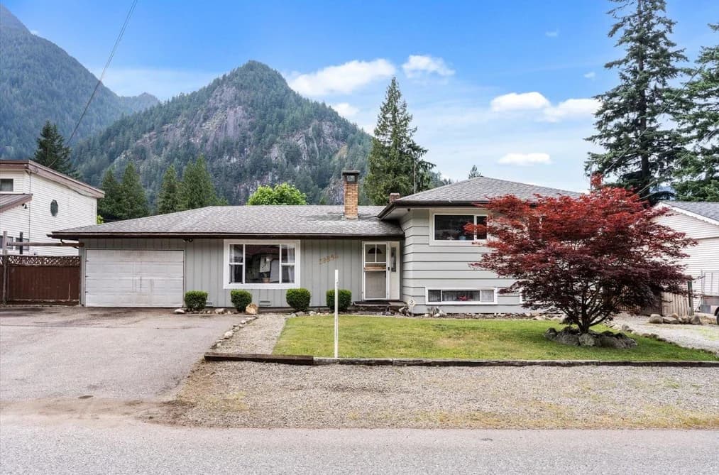 19865 PETER STREET, Hope, BC — Residential for Sale - Photo 2