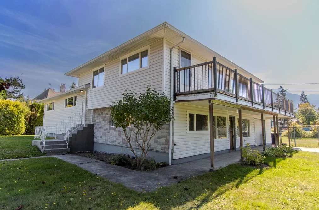 1990 DIAMOND ROAD, Squamish, BC — Residential for Sale - Main Photo
