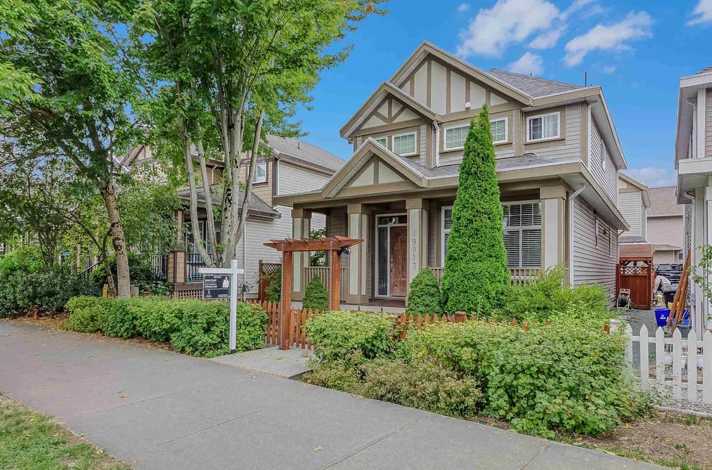 19913 72 AVENUE, Langley, BC — Residential for Sale - Photo 2