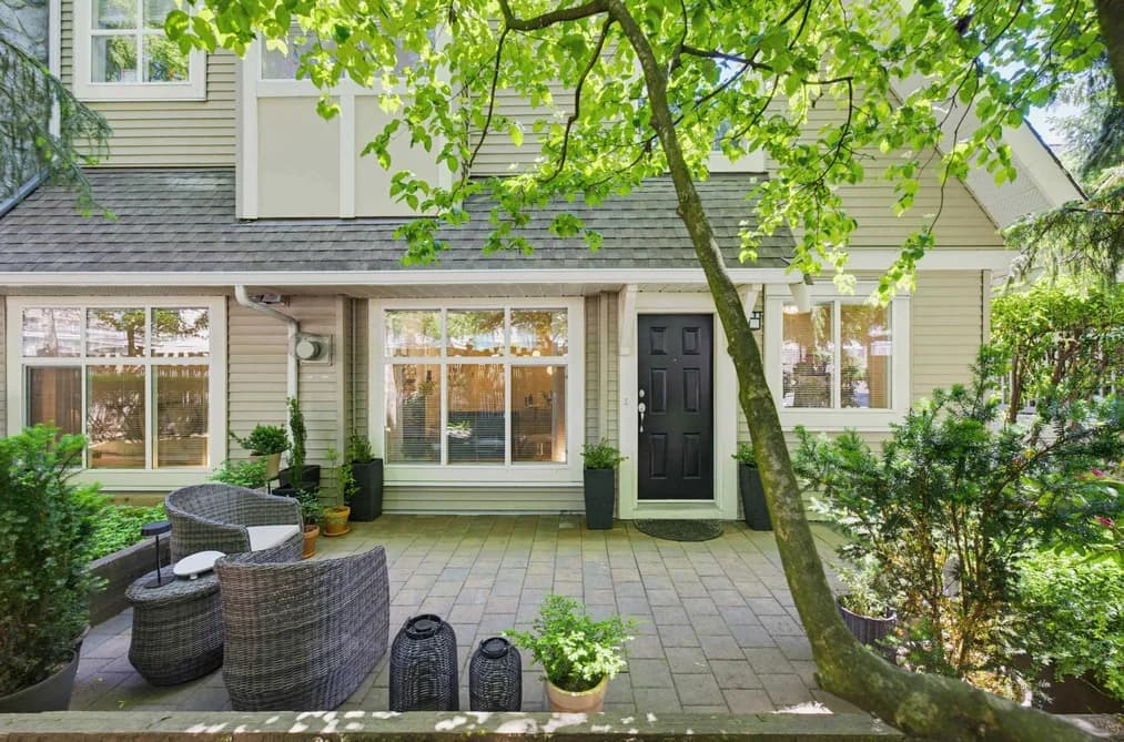 2 1071 LYNN VALLEY ROAD, North Vancouver, BC — Residential for Sale - Photo 2