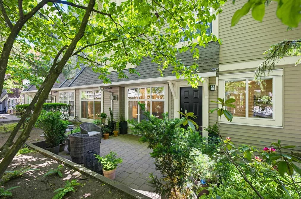 2 1071 LYNN VALLEY ROAD, North Vancouver, BC — Residential for Sale - Photo 2