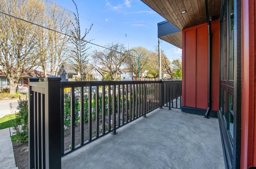 #2 1166 E 26TH AVENUE, Vancouver, BC — Residential for Sale - Photo 2