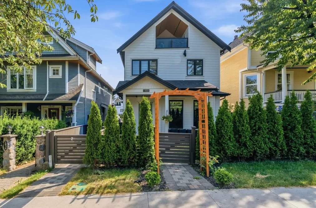 2 1826 E 2ND AVENUE, Vancouver, BC — Residential for Sale - Main Photo