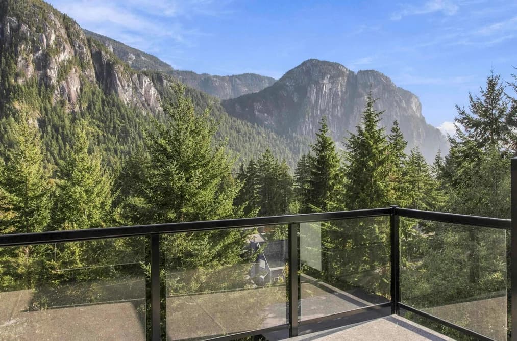 2 2096 CRUMPIT WOODS DRIVE, Squamish, BC — Residential for Sale - Main Photo