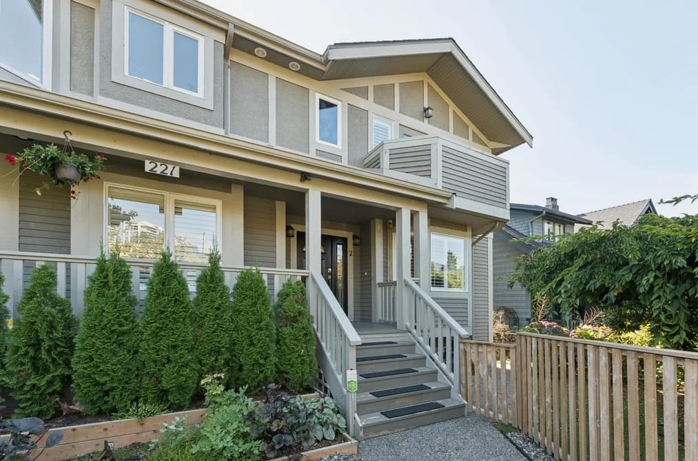 2 221 W 6TH STREET, North Vancouver, BC — Residential for Sale - Photo 2