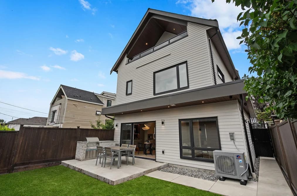 2 2211 WILLIAM STREET, Vancouver, BC — Residential for Sale - Main Photo