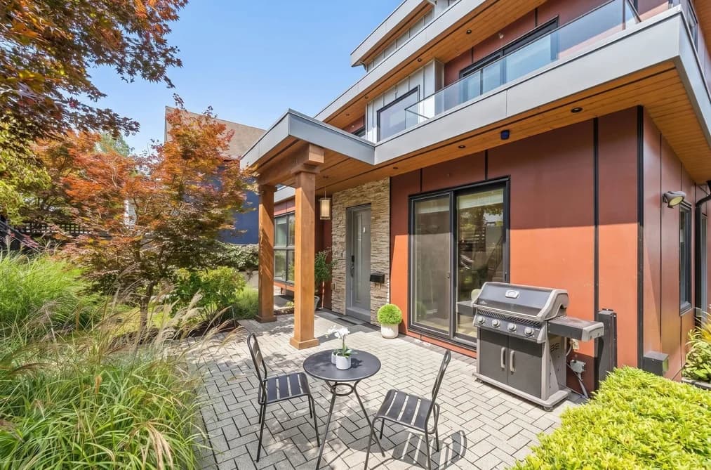 2 233 W 5TH STREET, North Vancouver, BC — Residential for Sale - Photo 2