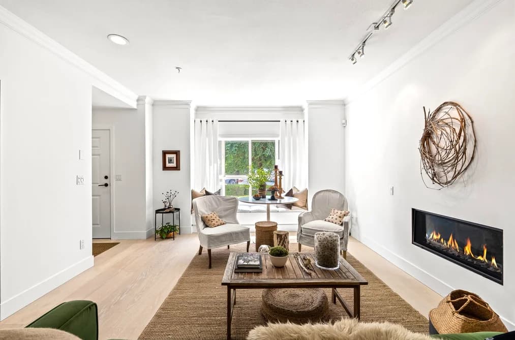 2 258 W 14TH STREET, North Vancouver, BC — Residential for Sale - Photo 2