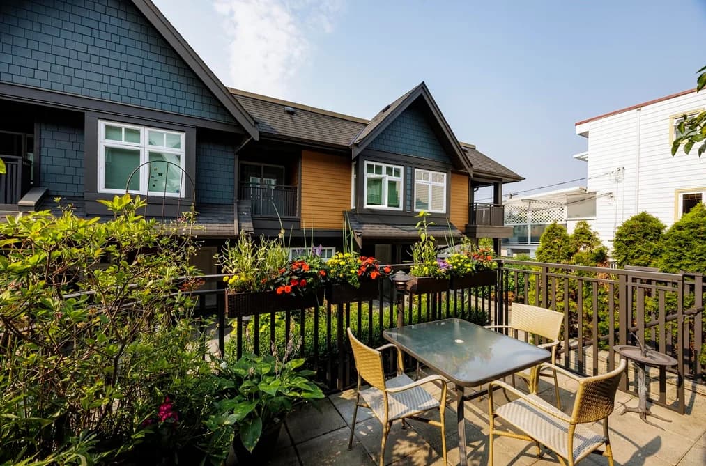 2 263 E 5TH STREET, North Vancouver, BC — Residential for Sale - Photo 2
