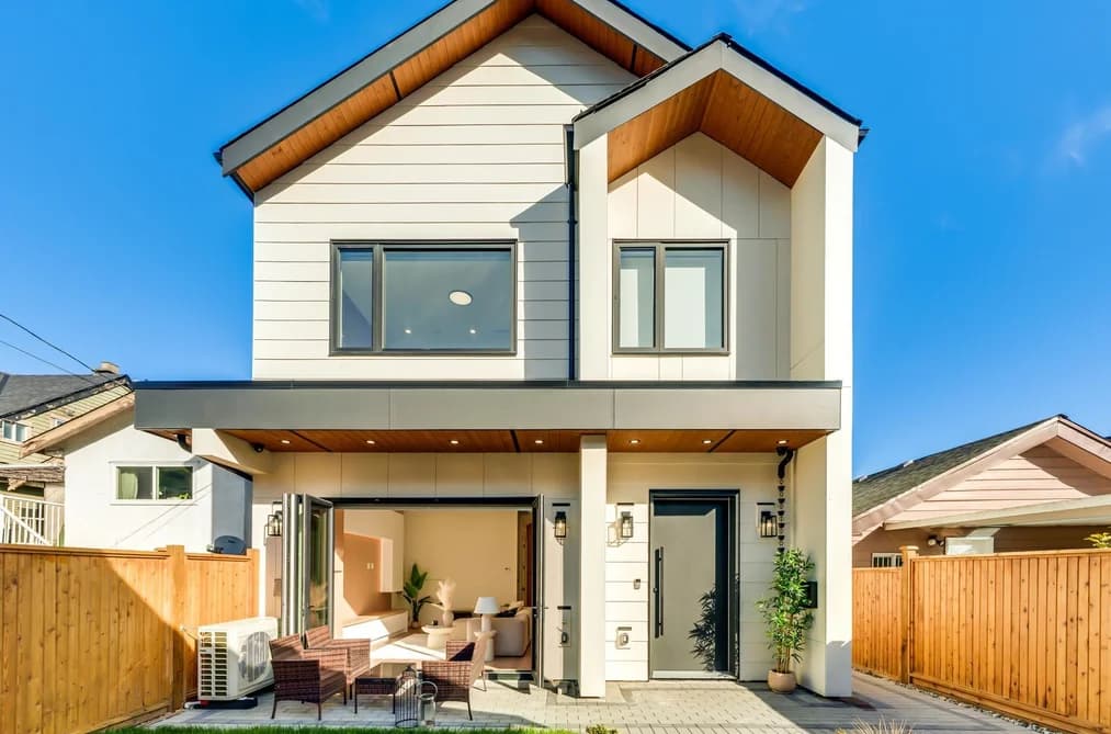 2 2686 MCGILL STREET, Vancouver, BC — Residential for Sale - Main Photo