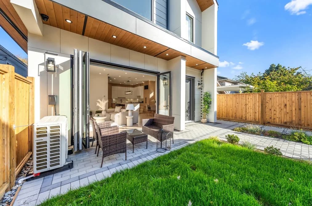 2 2686 MCGILL STREET, Vancouver, BC — Residential for Sale - Photo 2