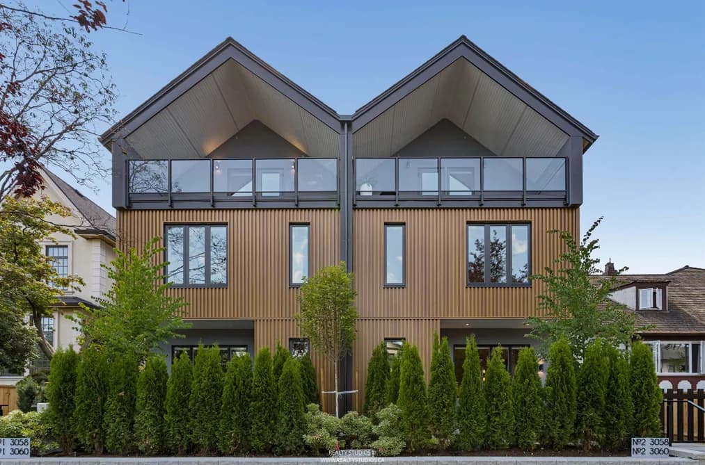 2 3058 W 34TH AVENUE, Vancouver, BC — Residential for Sale - Main Photo