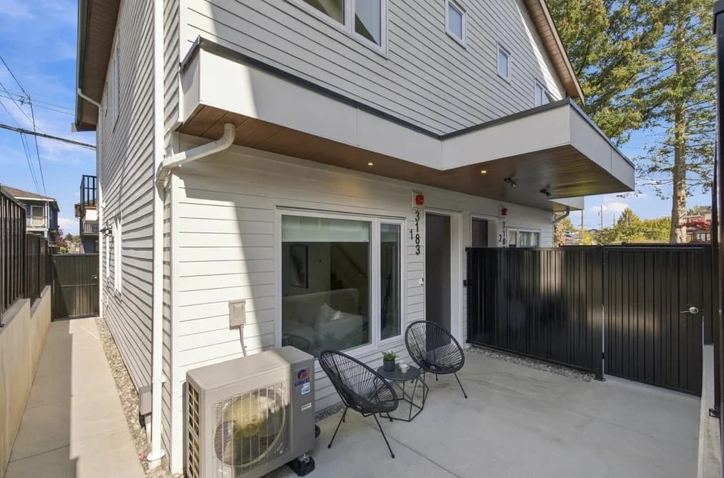 2 - 3183 Graveley Street, Vancouver, BC - MLS: R3179855 - Photo 2 2 - 3183 Graveley Street, Vancouver, BC - MLS: R3179855 - Photo 2