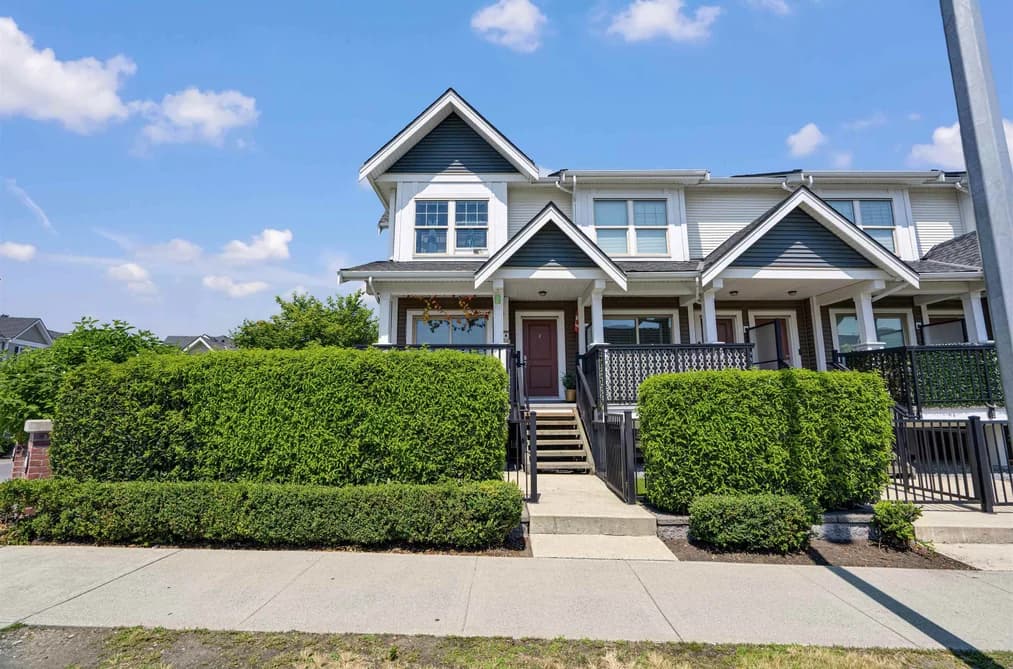 2 32633 SIMON AVENUE, Abbotsford, BC — Residential for Sale - Main Photo