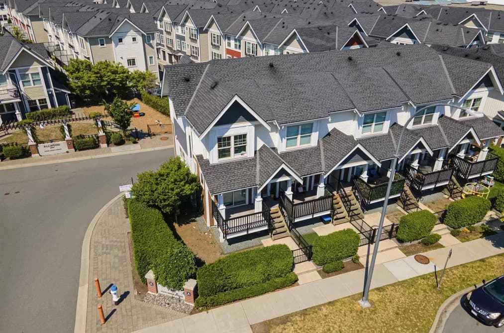 2 32633 SIMON AVENUE, Abbotsford, BC — Residential for Sale - Photo 2