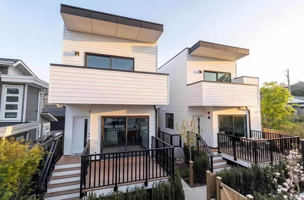 2 328 W 14TH STREET, North Vancouver, BC — Residential for Sale - Main Photo