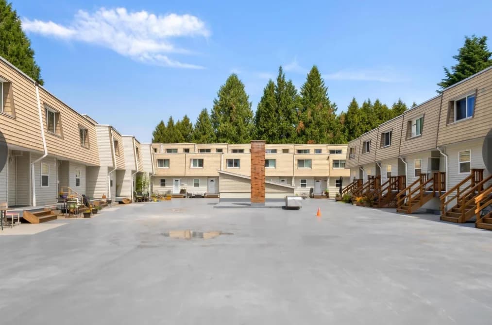 2 33293 E BOURQUIN CRESCENT, Abbotsford, BC — Residential for Sale - Main Photo