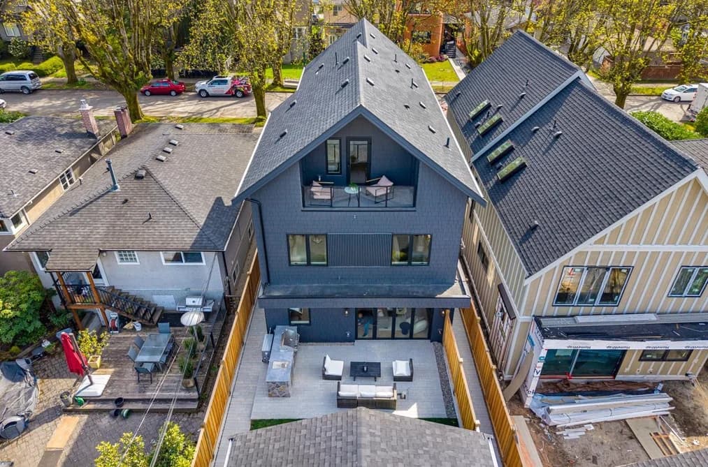 2 3345 W 13TH AVENUE, Vancouver, BC — Residential for Sale - Photo 2