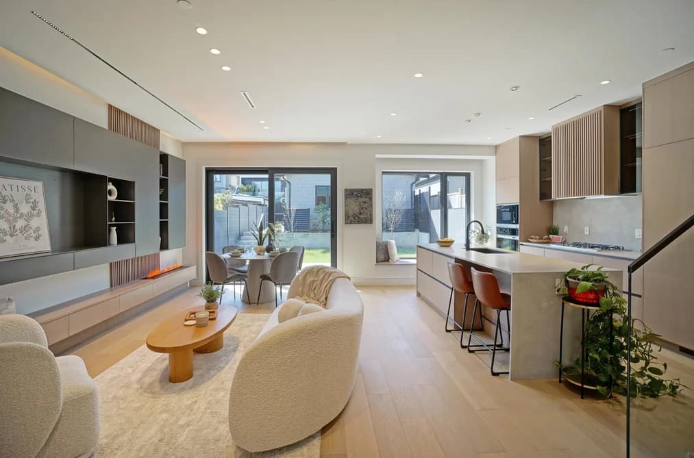 2 3460 W 14TH AVENUE, Vancouver, BC — Residential for Sale - Photo 2